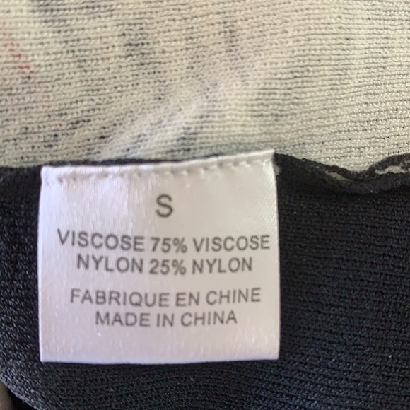 Moffi International black/white with red rose sequinned Sweater size S - Picture 6 of 9